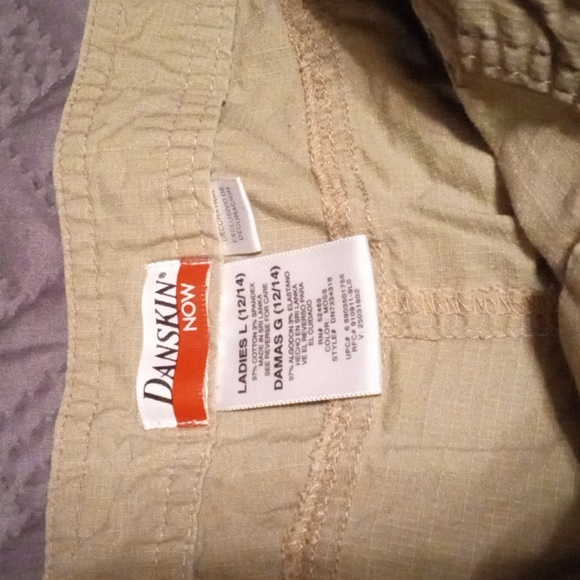 Women's Capri/Shorts Convertible - Picture 4 of 6